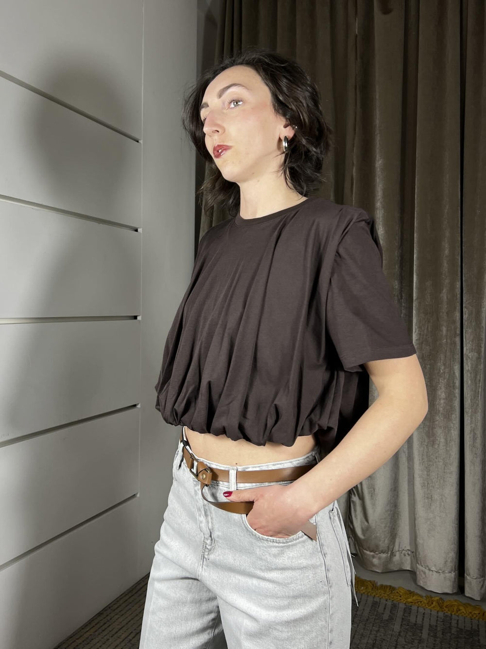 T-shirt moro manica corta a scatoletta con elastico e arricciatura sul fondo TAB0854MORO VICOLO