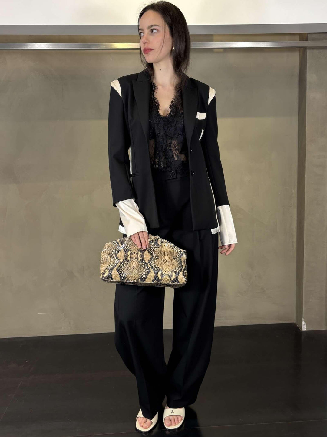 giacca slim nera con inserti in raso avorio 8S0571A498FG53 PATRIZIA PEPE PREVIEW