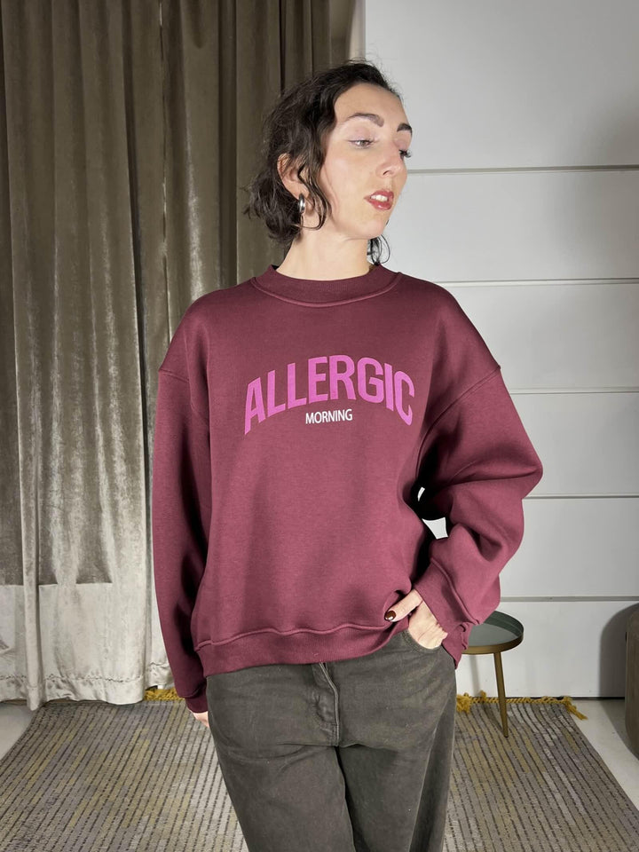 felpa bordeaux girocollo con scritta allergic morning rosa RF0604BORDEAUX/ROSA VICOLO