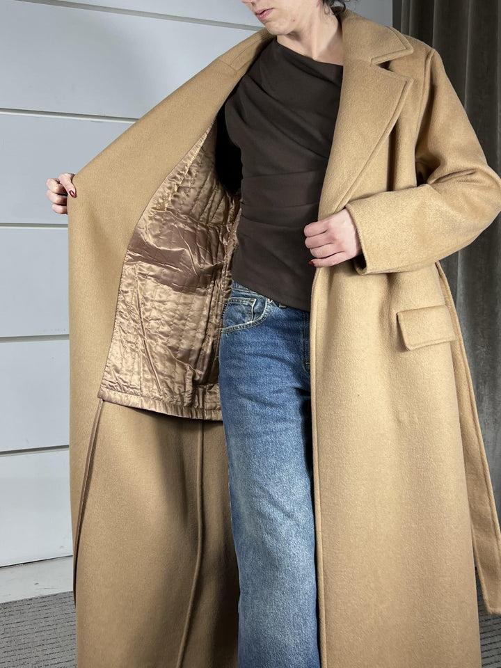 cappotto lungo con cinta e interno tarpuntato hand made 50%wo 50%pl lining 55%pl 45%vi  padding 100%$pl TF0058CAMMELLO VICOLO