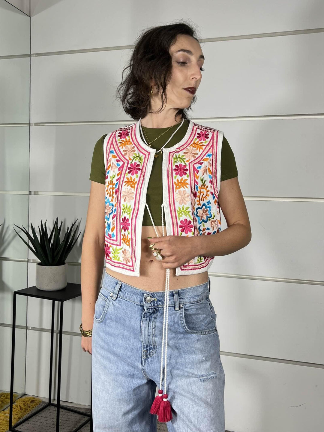 gilet baicno  con ricami floreali A004BIACO SPICY CAFE