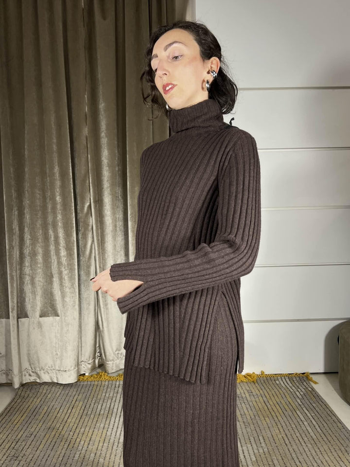 maglione a coste lungo collo alto con spachi a lato moro in misto lana 77018FMORO VICOLO