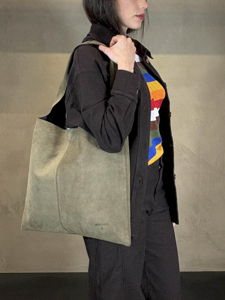borsa a sacca in suede verde oliva 8B0321L153G626 PATRIZIA PEPE PREVIEW