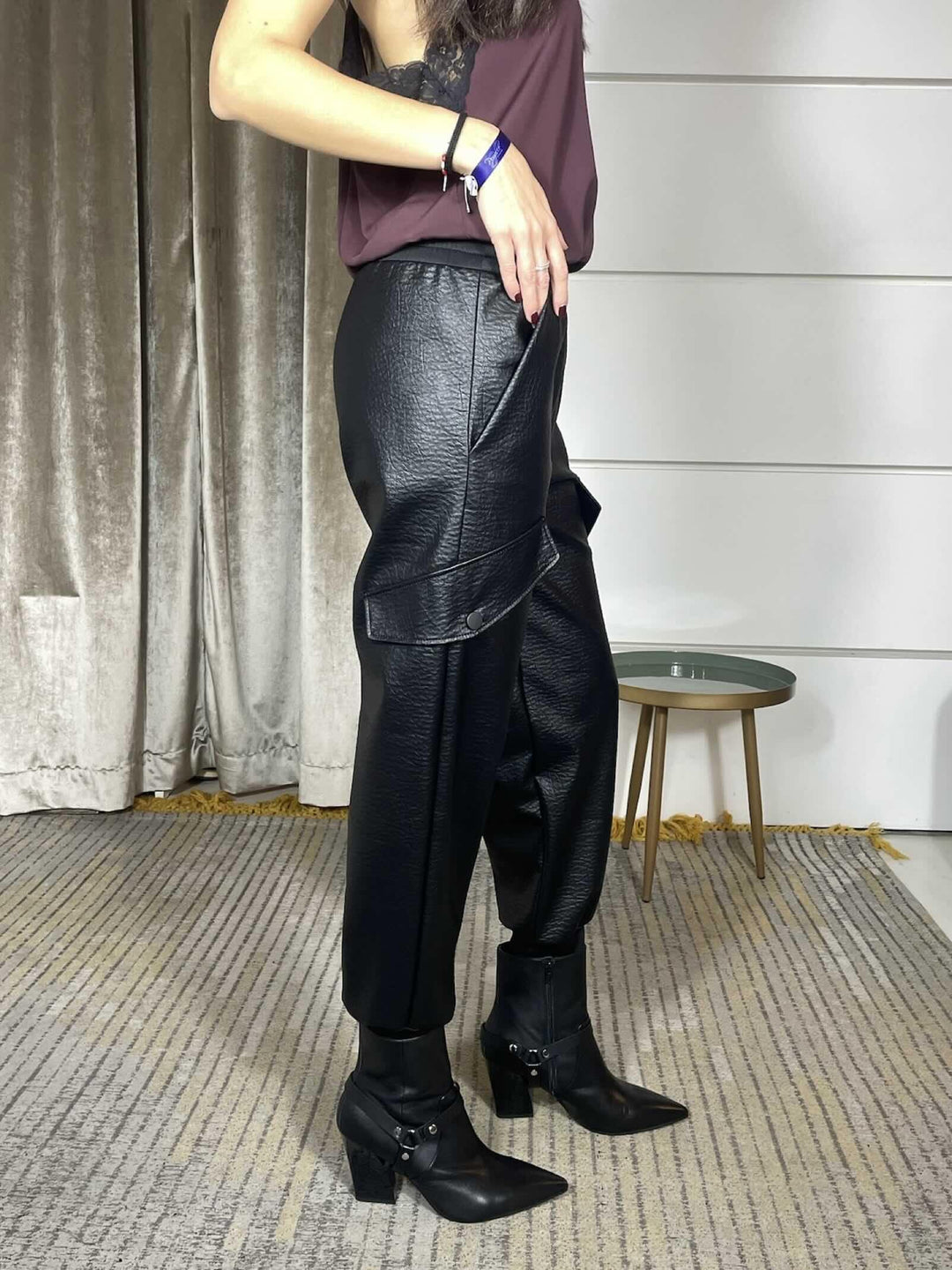 PANTALONE JOGGER IN ECOPELLE POME1710 CARLA G