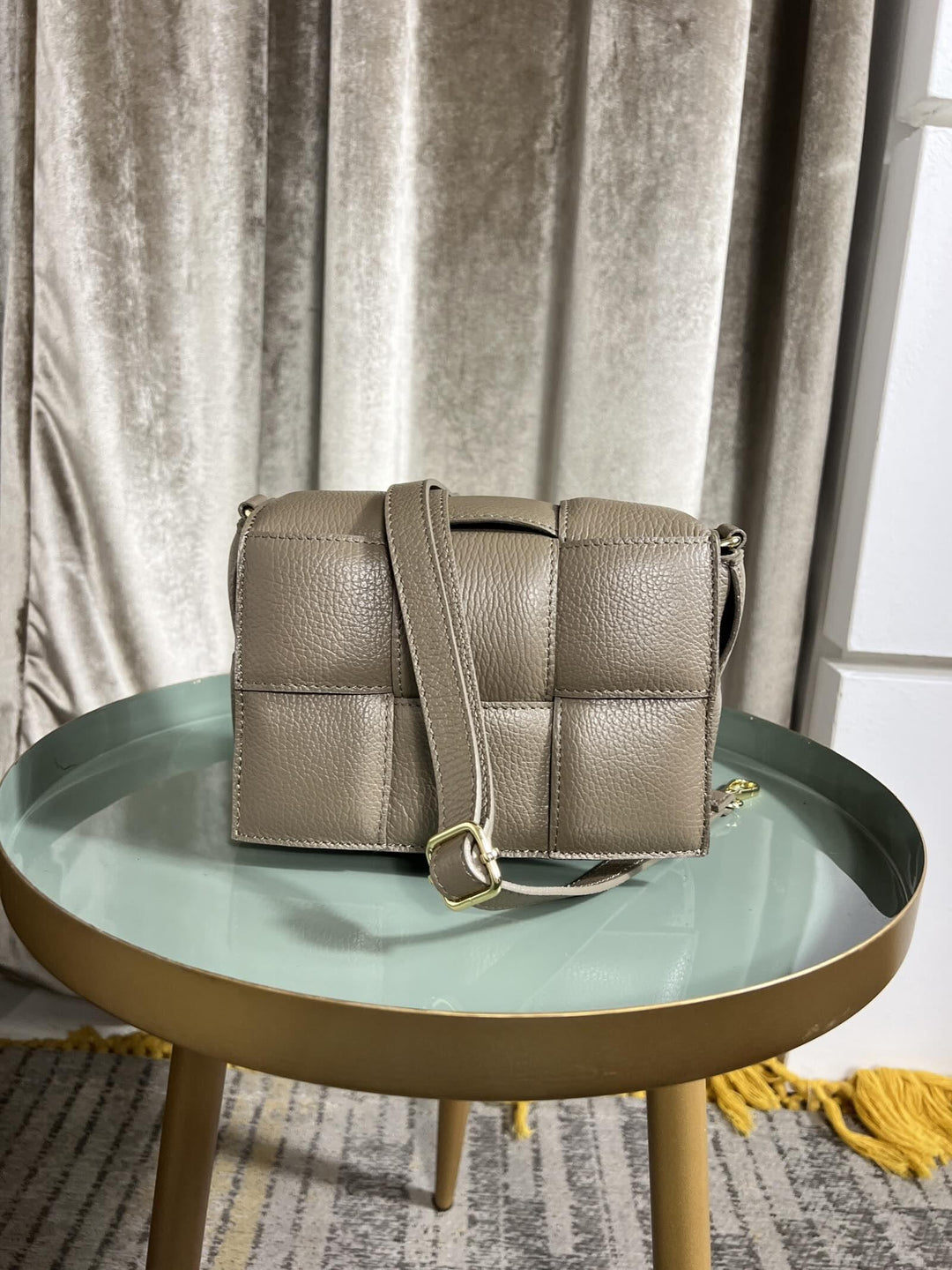 BORSA TORTORA A INTRECCIO IN PELLE CON TRACOLLA 264130TORTORA FEMME CAFE SELECTION