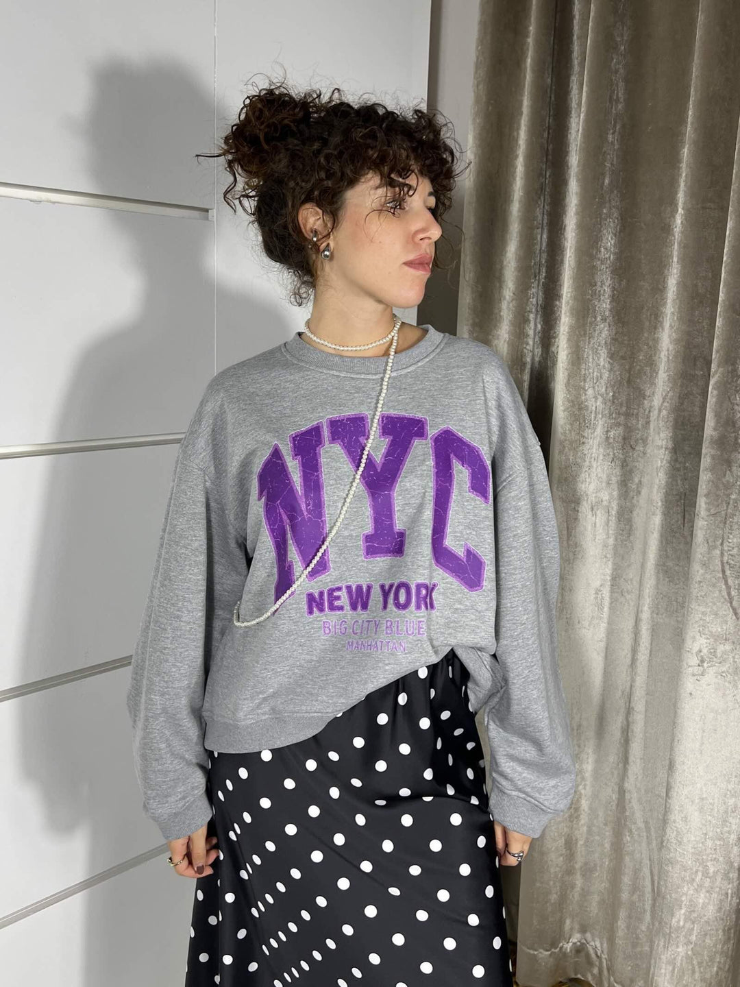FELPA GRIGIA OVER CON STAMPA VIOLA NYC RF0368GRIGIO VICOLO