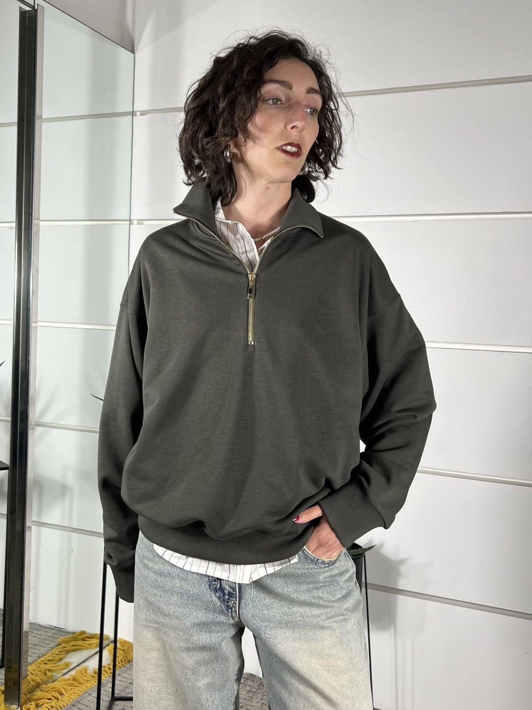 felpa con zip, modello over, garzata militare 26M3693MILITARE TENSIONE IN