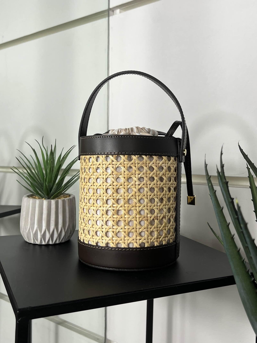 borsa secchiello moro a intreccio con inserti in pelle e tracolla in pelle RF-B0173MORO FEMME CAFE SELECTION