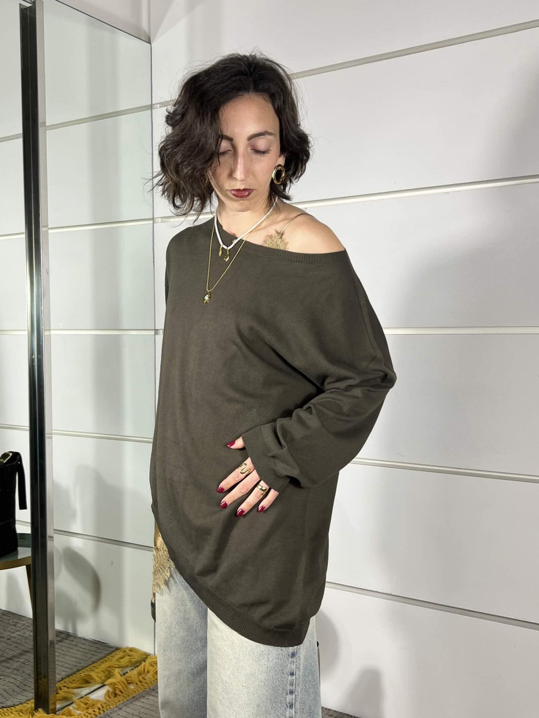 maglia in cotone moro asimmetrica con scollo a barchetta 61154MORO SUSY MIX