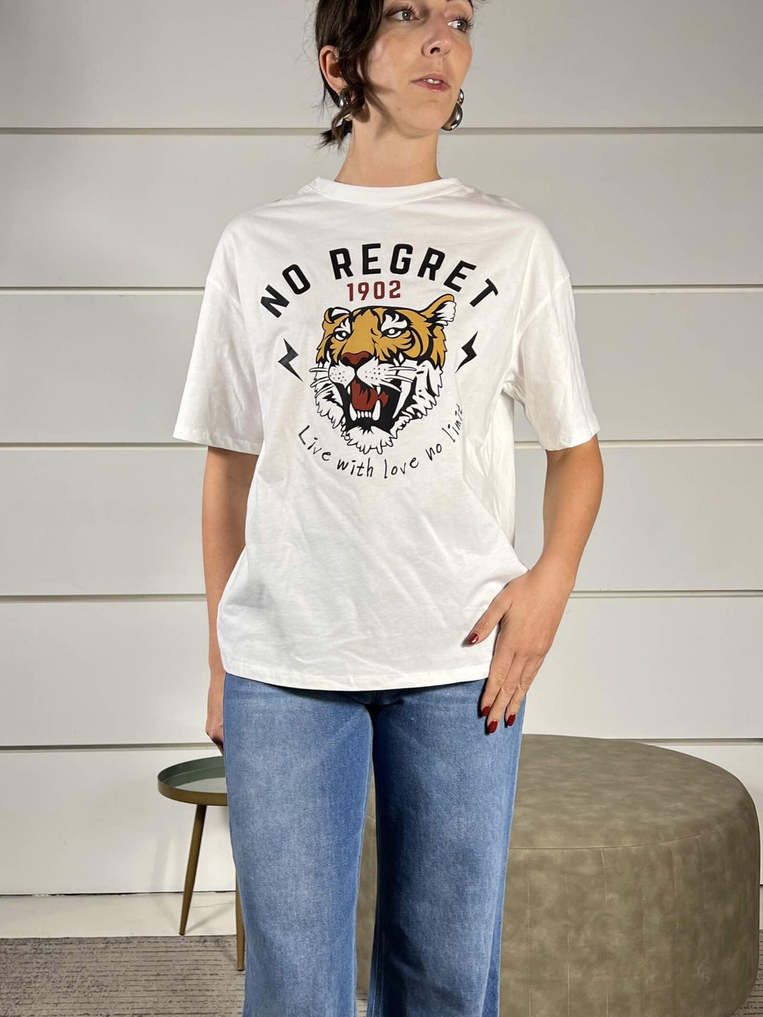 t-shirt bianca con stampa tigre "no regret" TMA-P042BURRO HAVE ONE