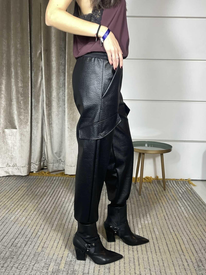 PANTALONE JOGGER IN ECOPELLE POME1710 CARLA G