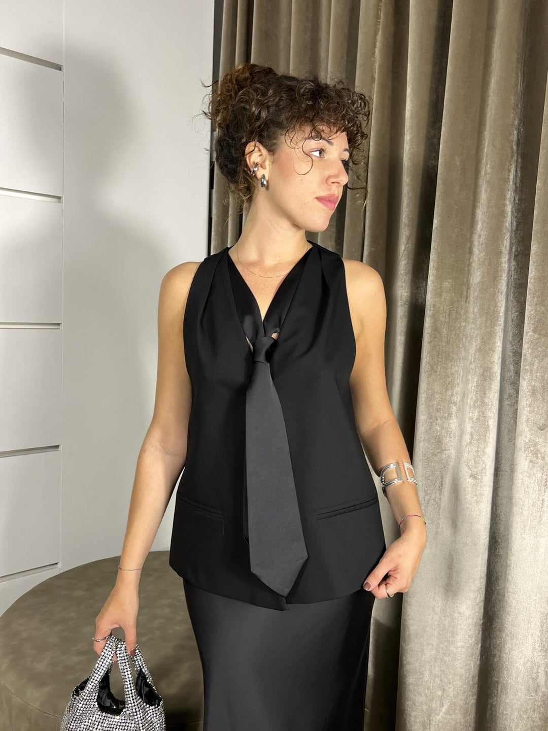GILET NERO CON CRAVATTA LC80KIC1900 IMPERIAL