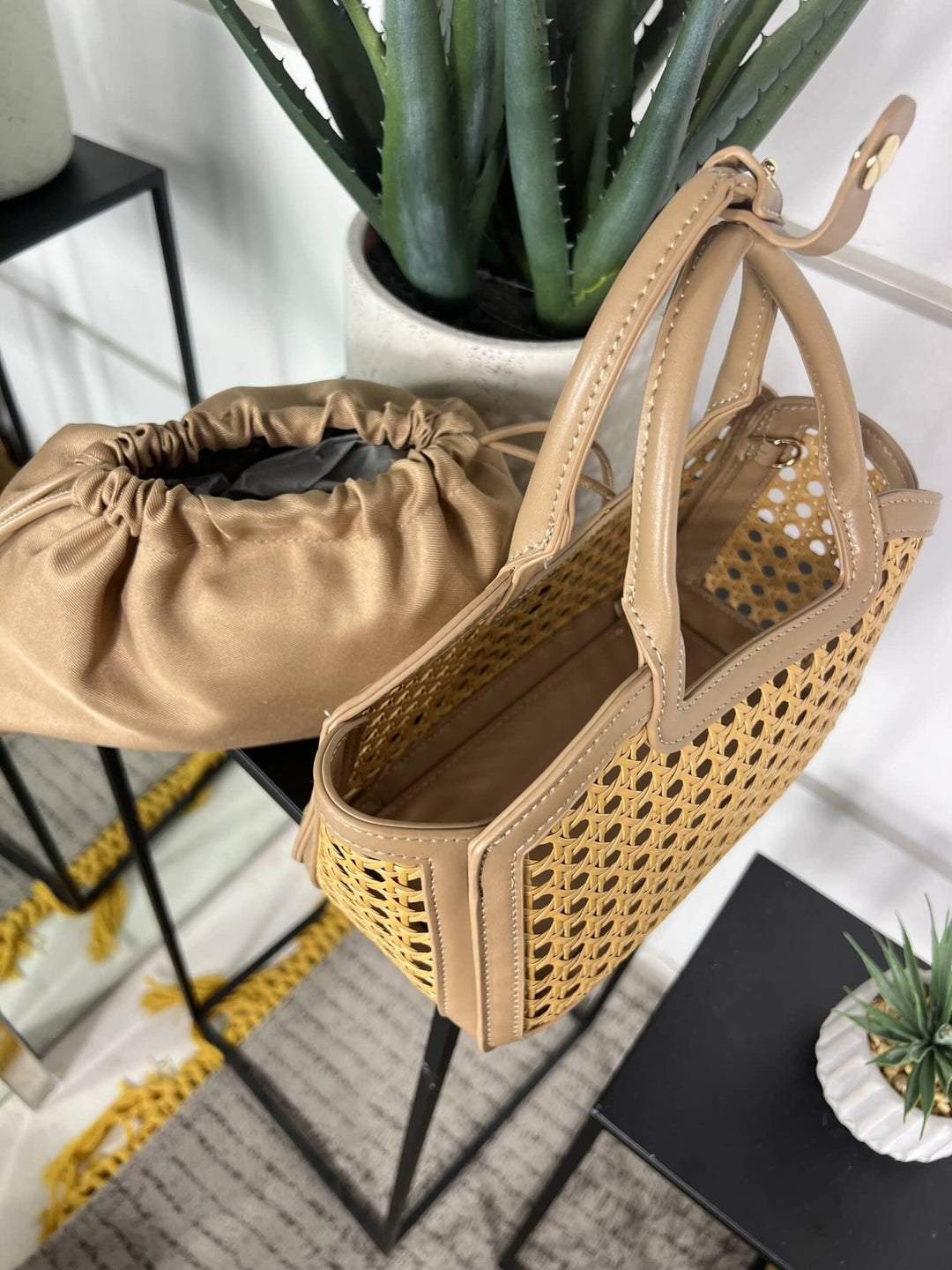 borsa a intreccio con inserti in ecopelle beige e tracolla FF27482BEIGE FEMME CAFE SELECTION