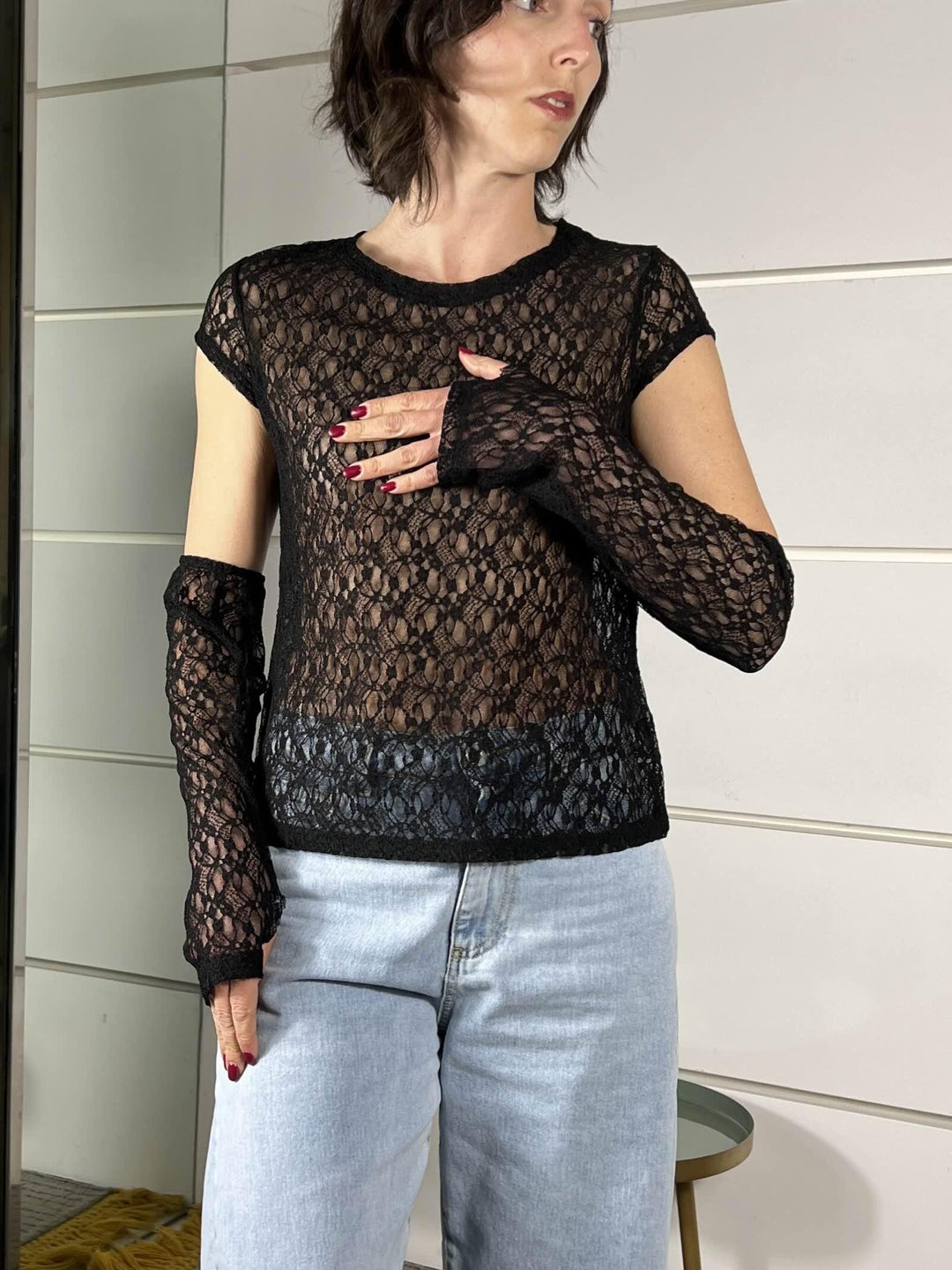 t-shirt in pizzo con manicotti nera WTS26SE1374NERO TWO WAY