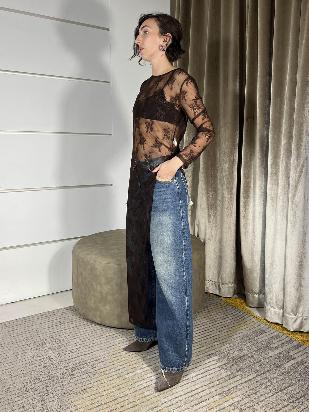 ABITO MORO LUNGO IN PIZZO CON SPACCO FW250011MORO TENSIONE IN