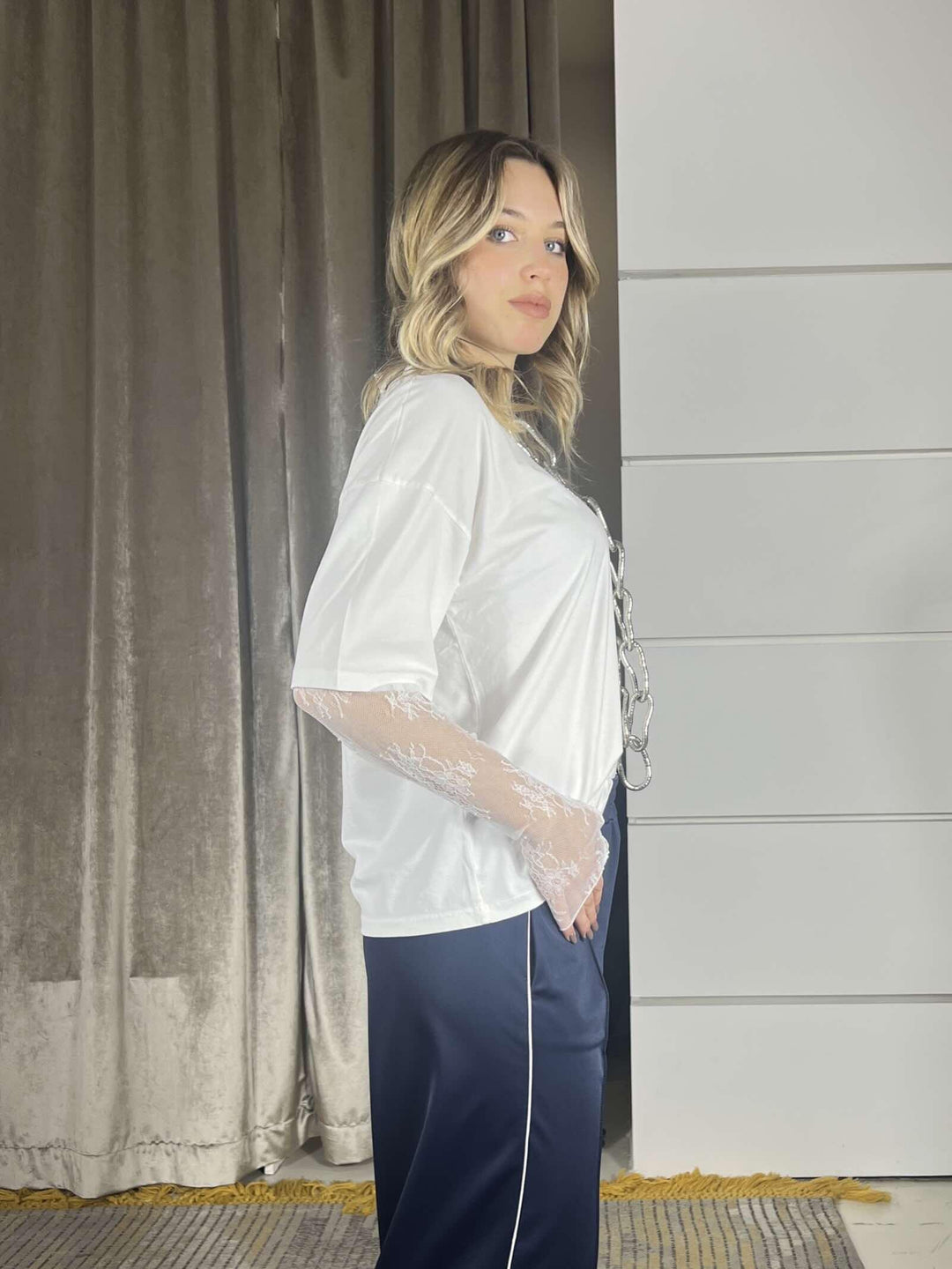 t-shirt  manica corta con manica in pizzo latte 11073LATTE SUSY MIX