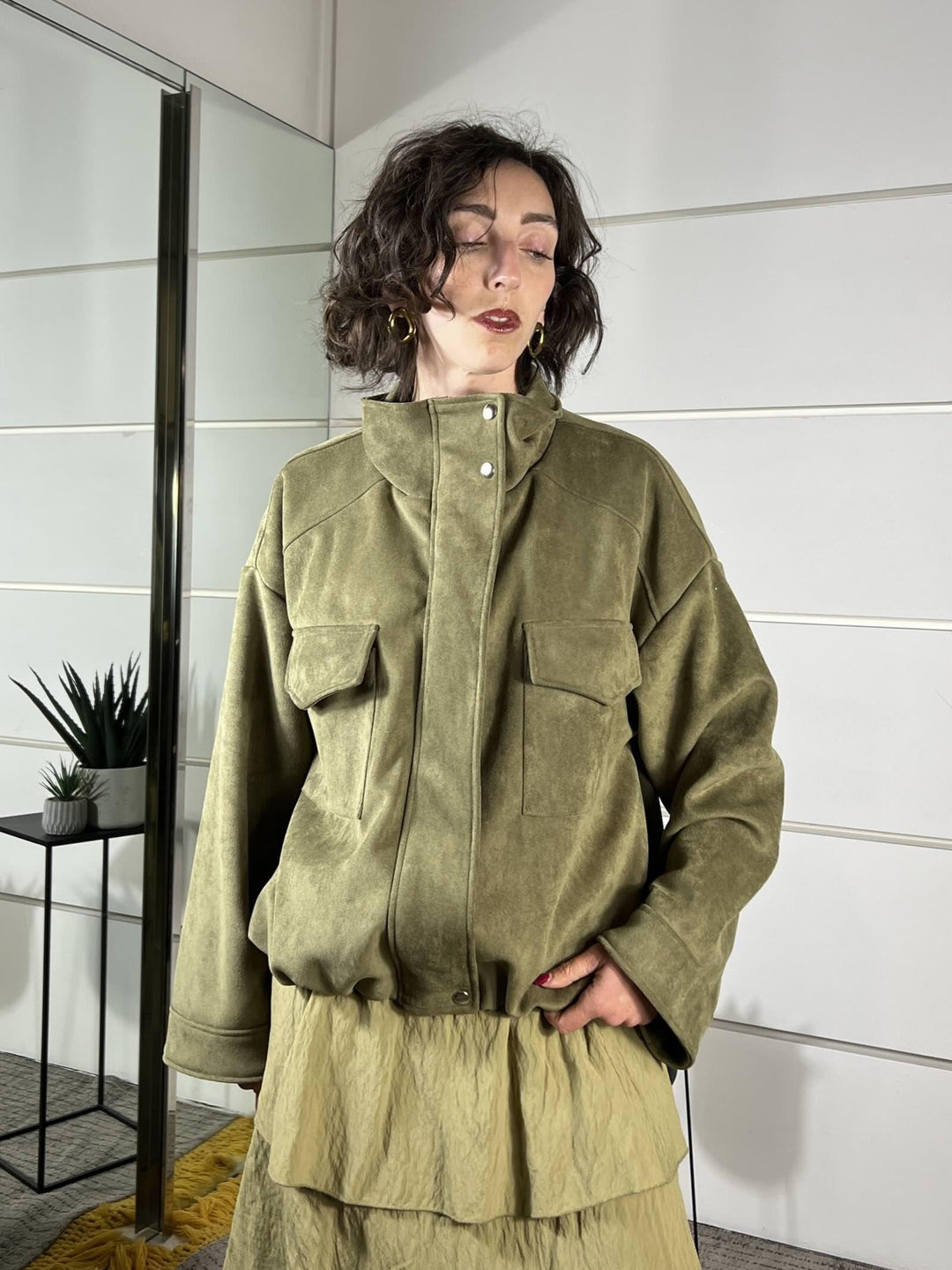 bomber scamosciato collo alto con tasche a patt 126137-1MILITARE TENSIONE IN
