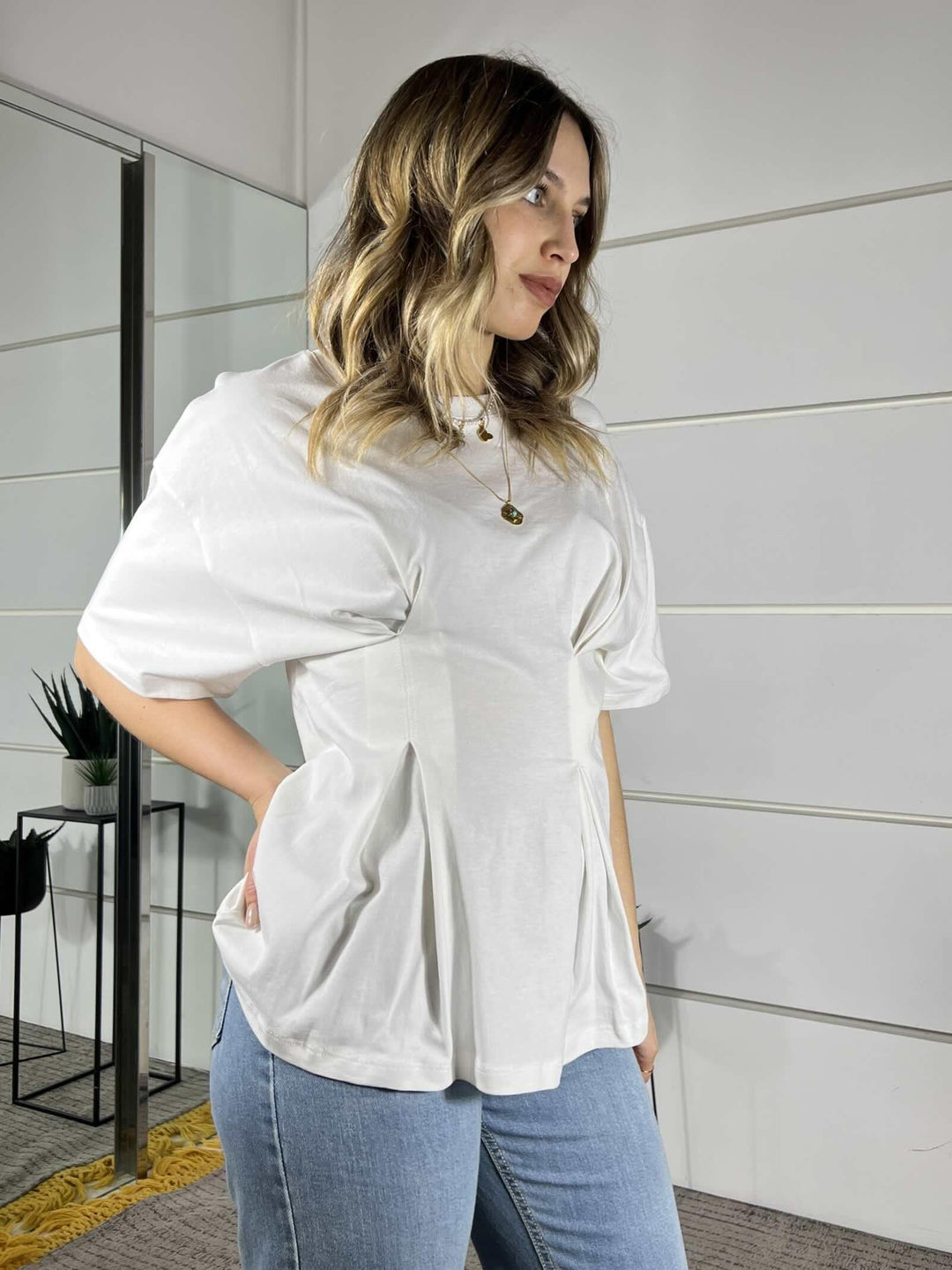 t-shirt bianca presa in vita UAB0020BIANCO VICOLO