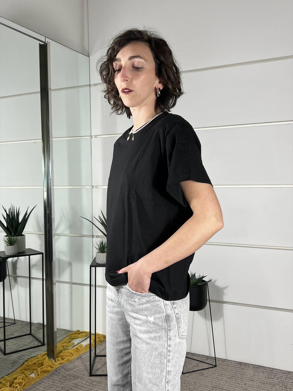 t-shirt girocollo con spalline nera con manica corta TS26SGI40NERO TWO WAY