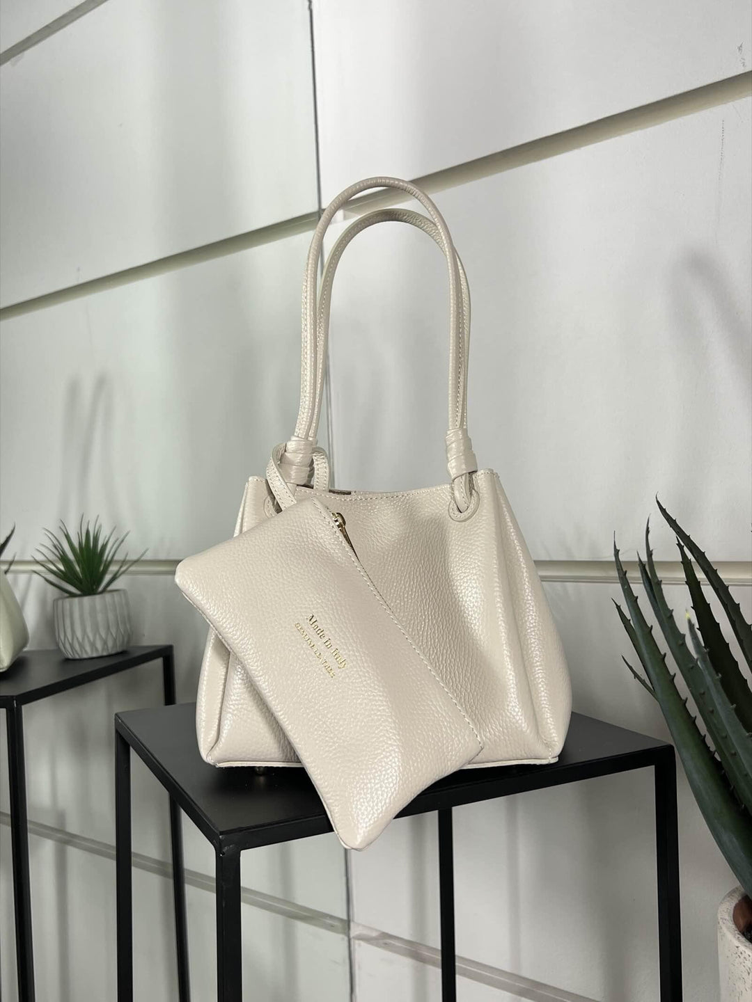 borsa a secchiello beige in vera pelle con pochette e tracolla DO-B0210BEIGE FEMME CAFE SELECTION