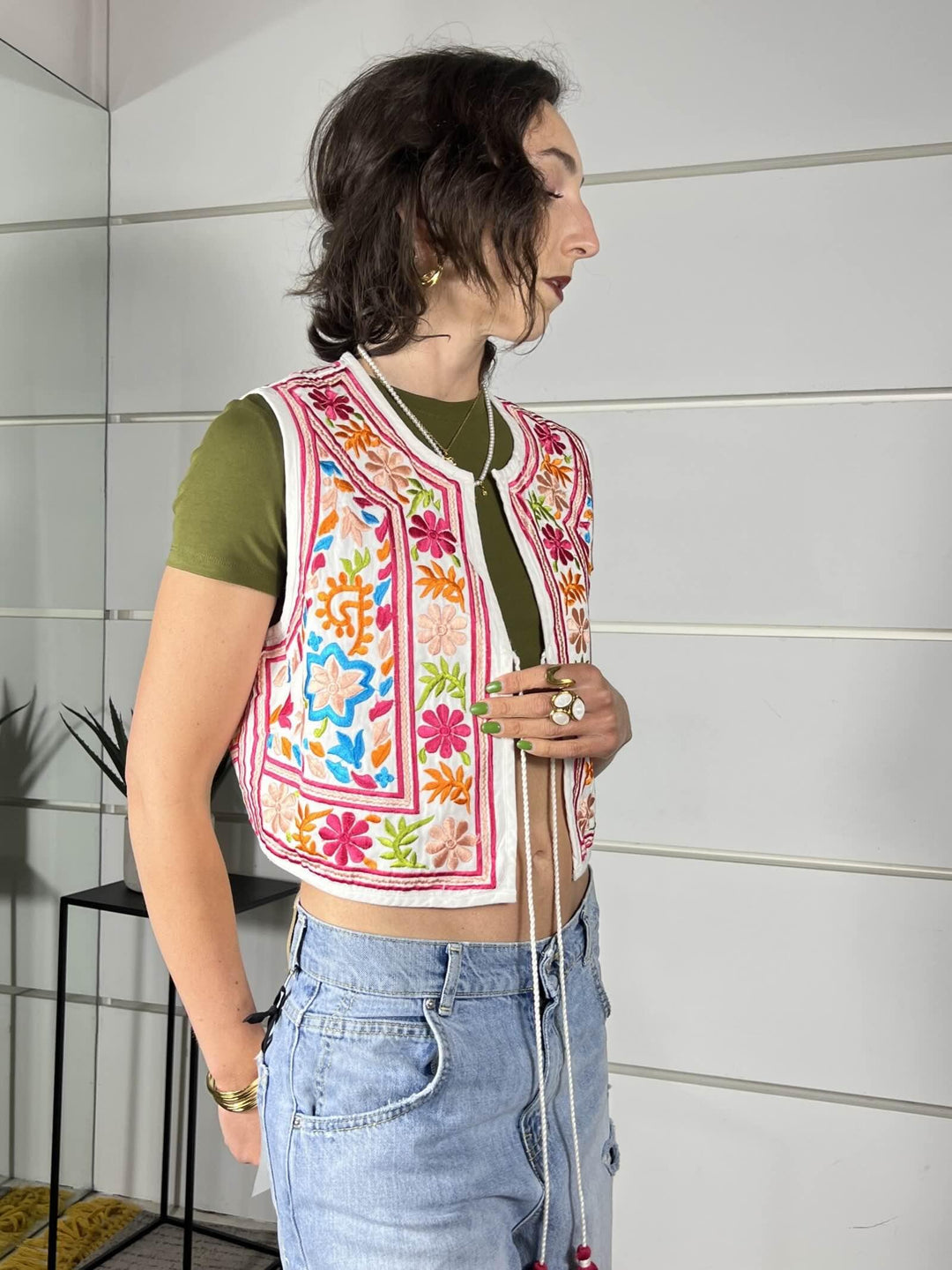 gilet baicno  con ricami floreali A004BIACO SPICY CAFE