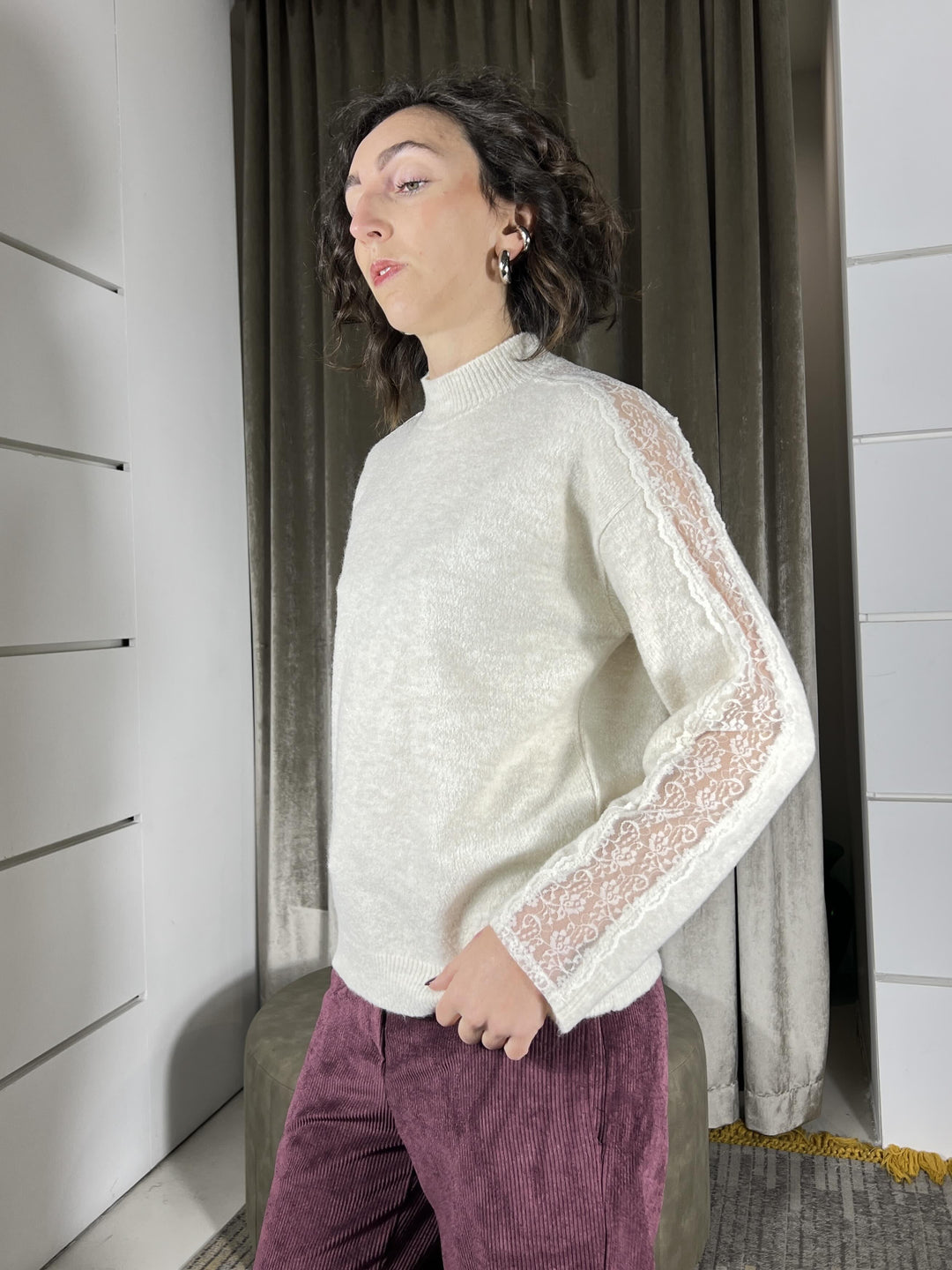 maglia con collo a cratere e manica con pizzo panna MMO-P409PANNA HAVE ONE