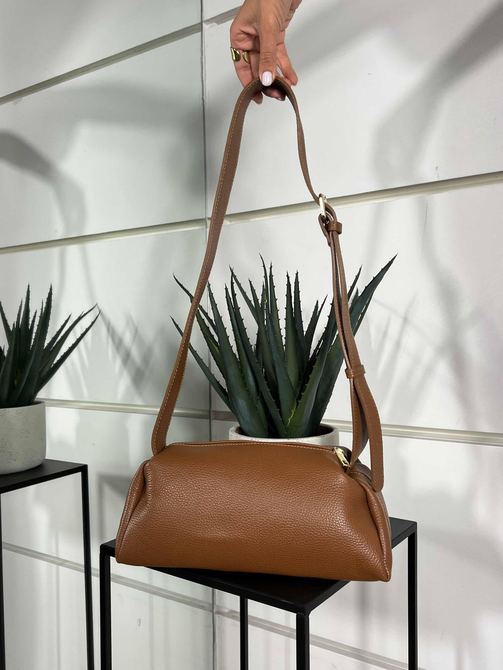 borsa cuoio scuro  in pelle con tracolla regolavile DO-B0163CUOIO SCURO FEMME CAFE SELECTION