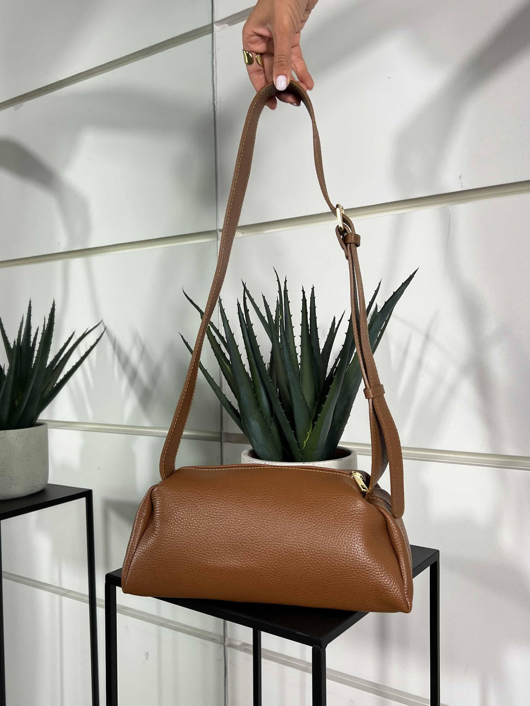 borsa cuoio scuro  in pelle con tracolla regolavile DO-B0163CUOIO SCURO FEMME CAFE SELECTION