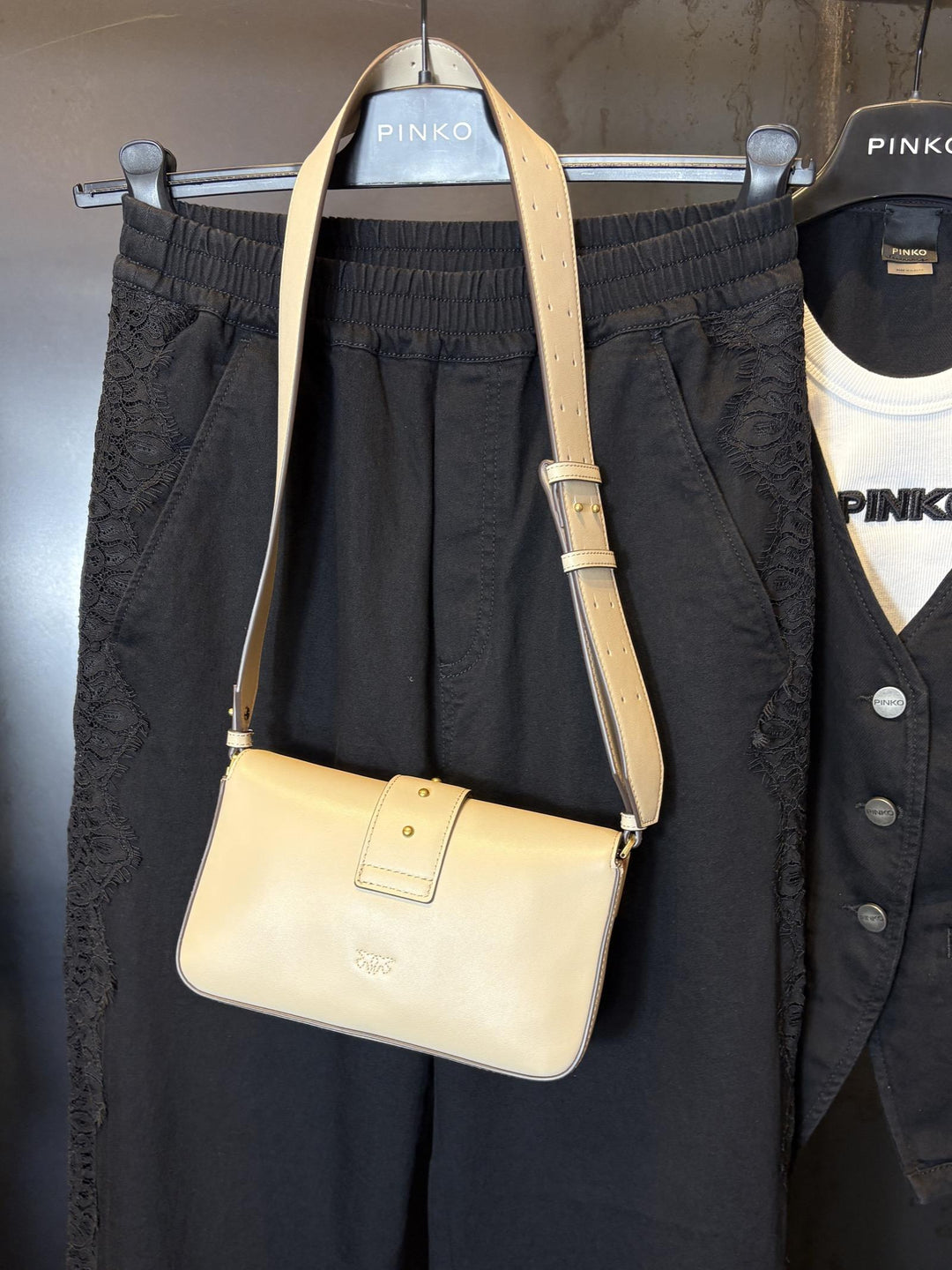 borsa mini slouchy a spalla beige con logo oro LOVE ONE MINI SLOUCHYC50Q PINKO