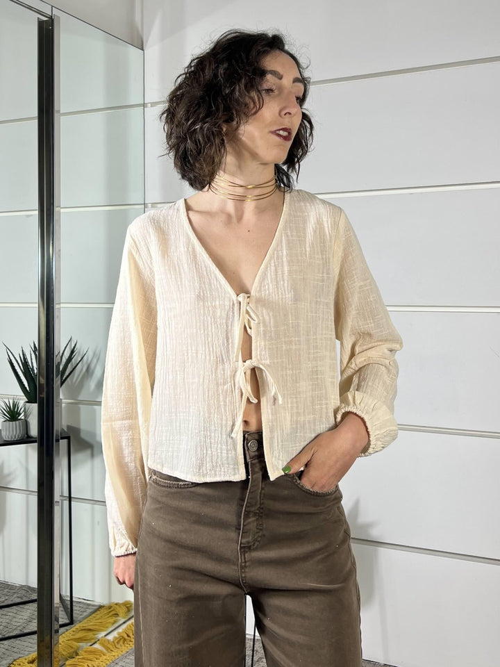 camica con fiocchi burro 30505AWHITE FEMME SELECTION