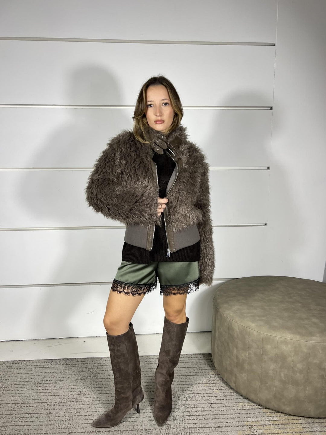 ecopelliccia bomber con inserti in ecopelle moro 810NMORO SUSY MIX