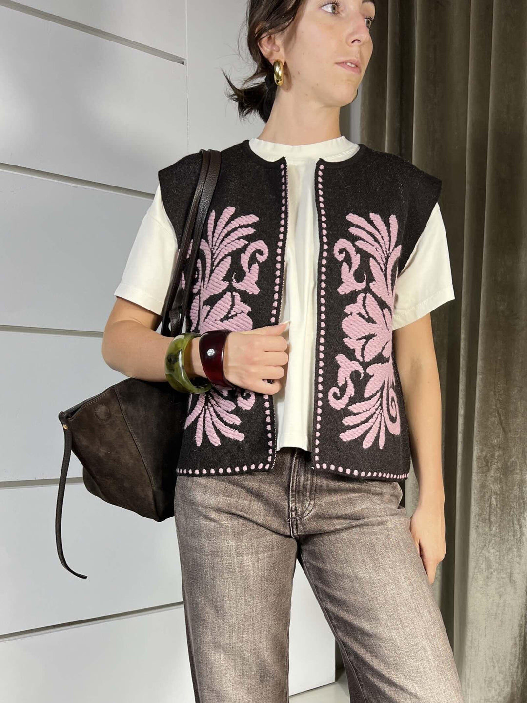 GILET IN MAGLIA MORO CON RICAMI ROSA W5HMG35A400PINK TENSIONE IN