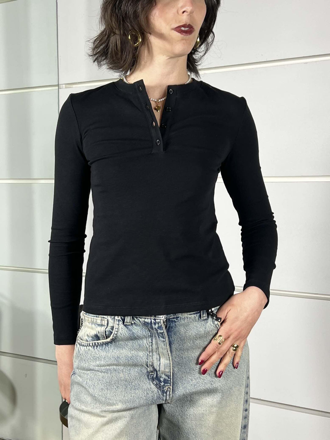 maglia nero girocollo con bottoncini sul davanti LC260027NERO LUMINA