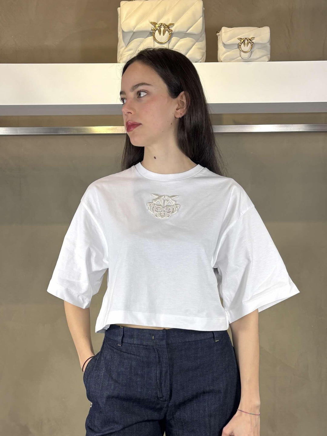 t-shirt cropped bianca con logo ricamato avorio BORGHETTOZ04 PINKO