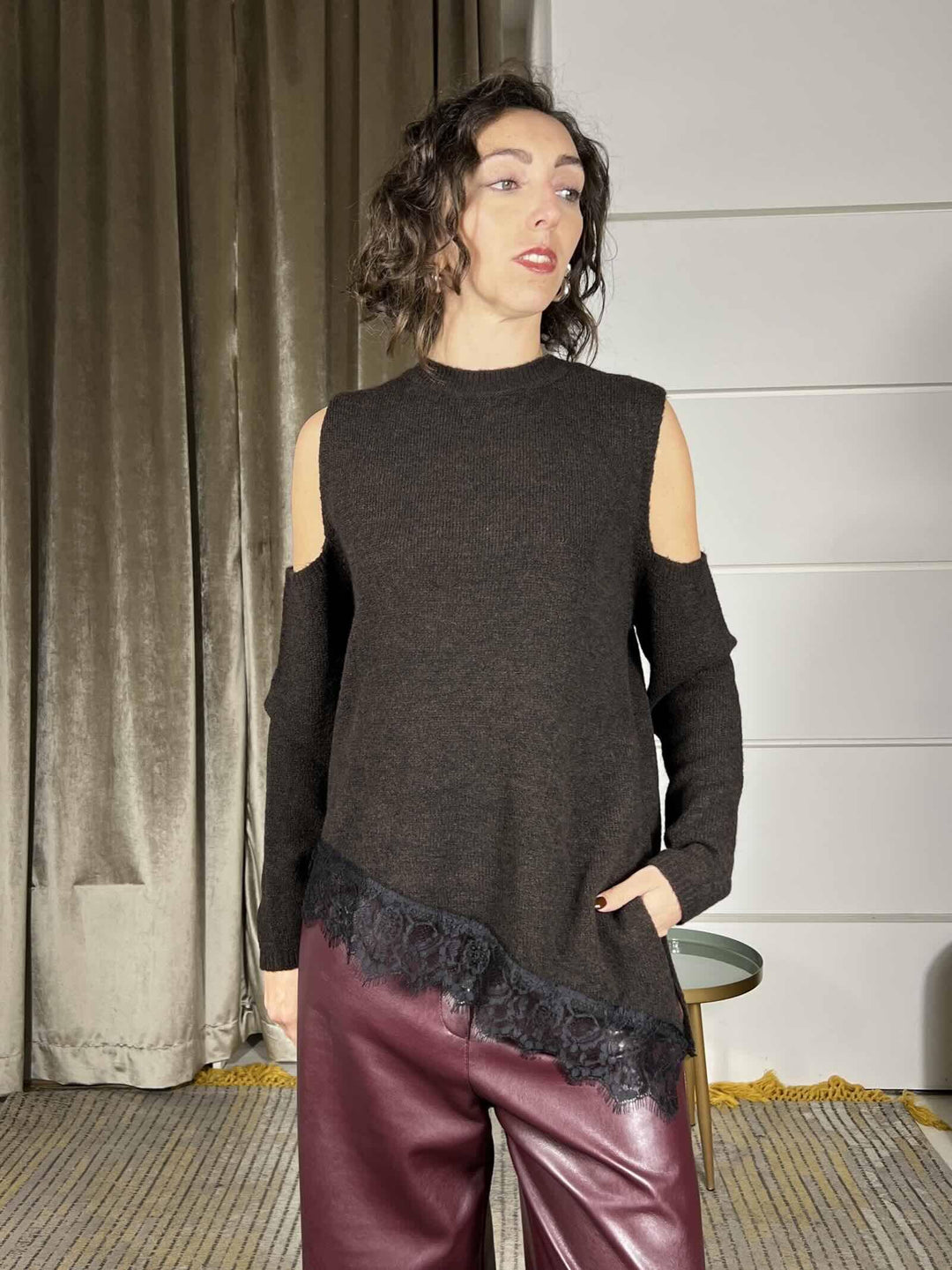 maglione moro con cut out pizzo sotto asimmetrico MFP-P185MORO HAVE ONE