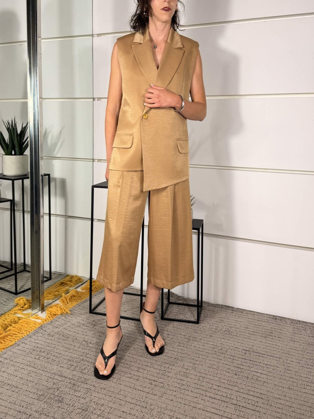 completo gilet asimmetrico e  bermuda caramel WGI26SRO214CARAMEL TWO WAY