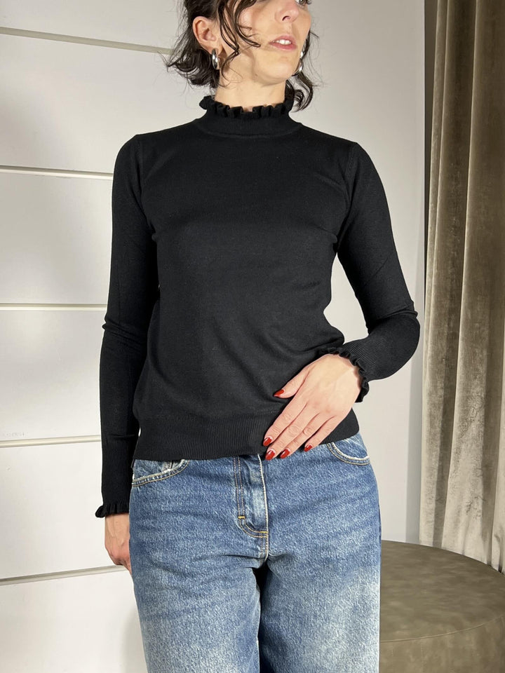 maglia nera in viscosa con rouches nel collo e nella manica MNC-P059NERO HAVE ONE