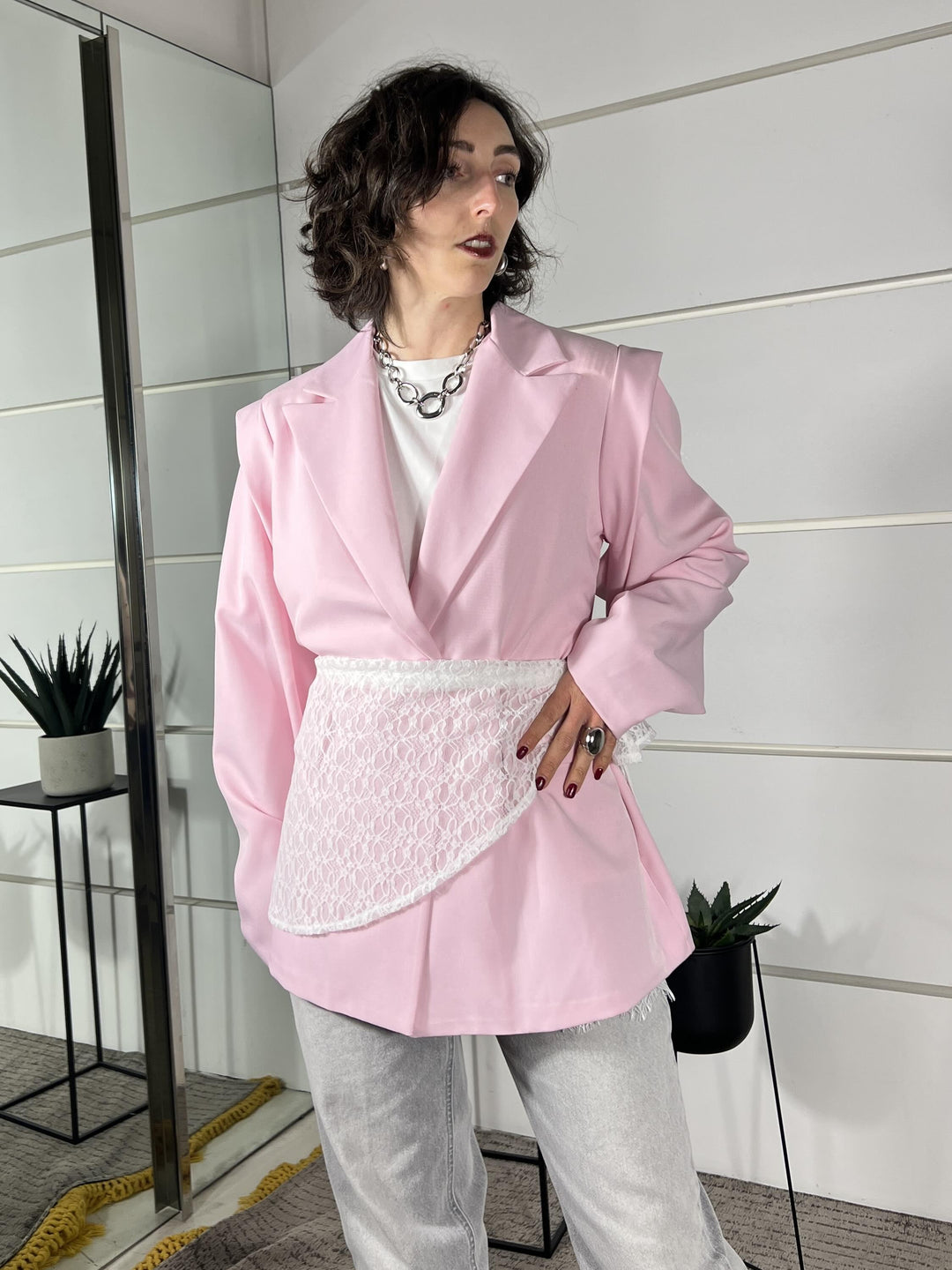 giacca viscosa ,spalla scesa con aletta e manica ampia,cintura a filo punto vita.95% poliestere 5% elastane. 26MP25076ROSA FEMME SELECTION