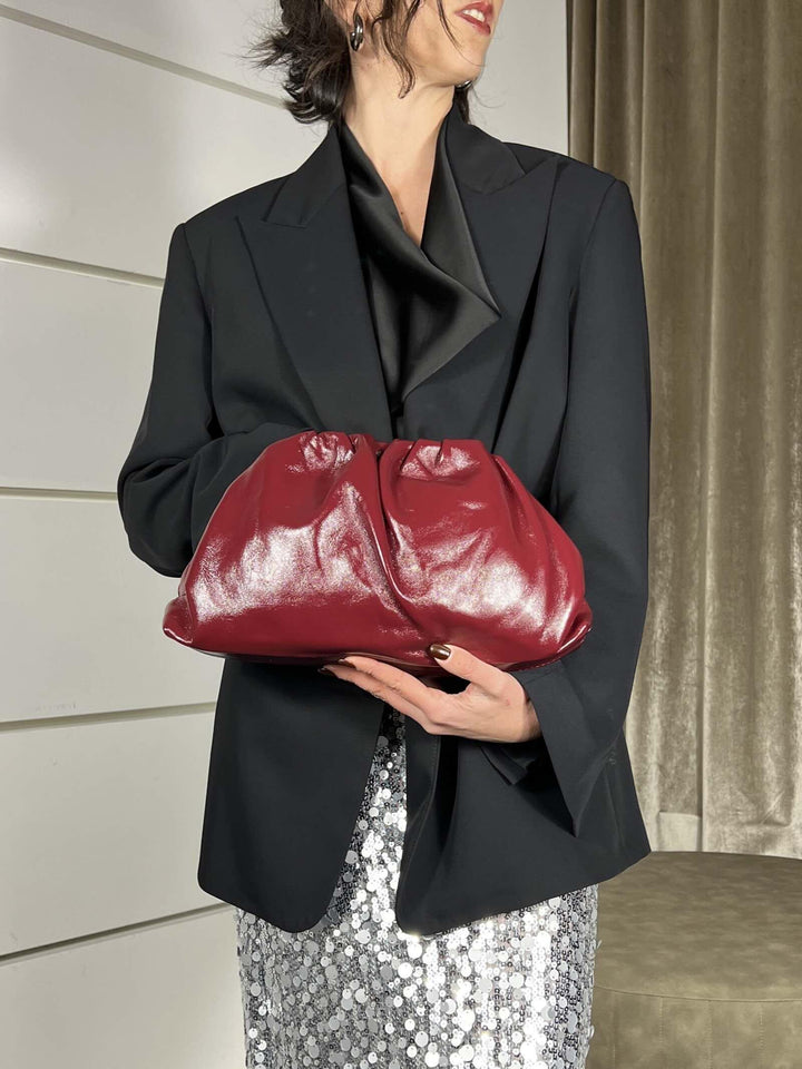 borsa clutch in pelle formato medio conchiglia lucido bordeaux 6124BORDEAUX FEMME CAFE SELECTION