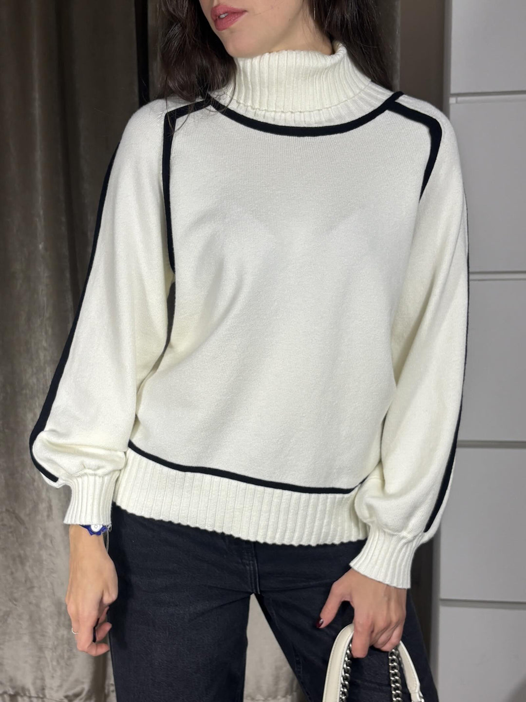 MAGLIA A COLLO ALTO BIANCA E NERA MESA5102 CARLA G. MAGLIE