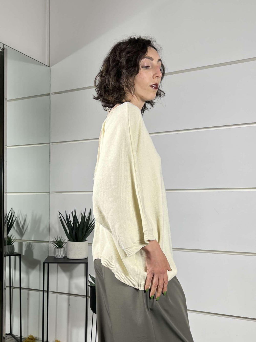 maglia con scollo nel retro e pizzo burro 7AB7027BURRO VICOLO
