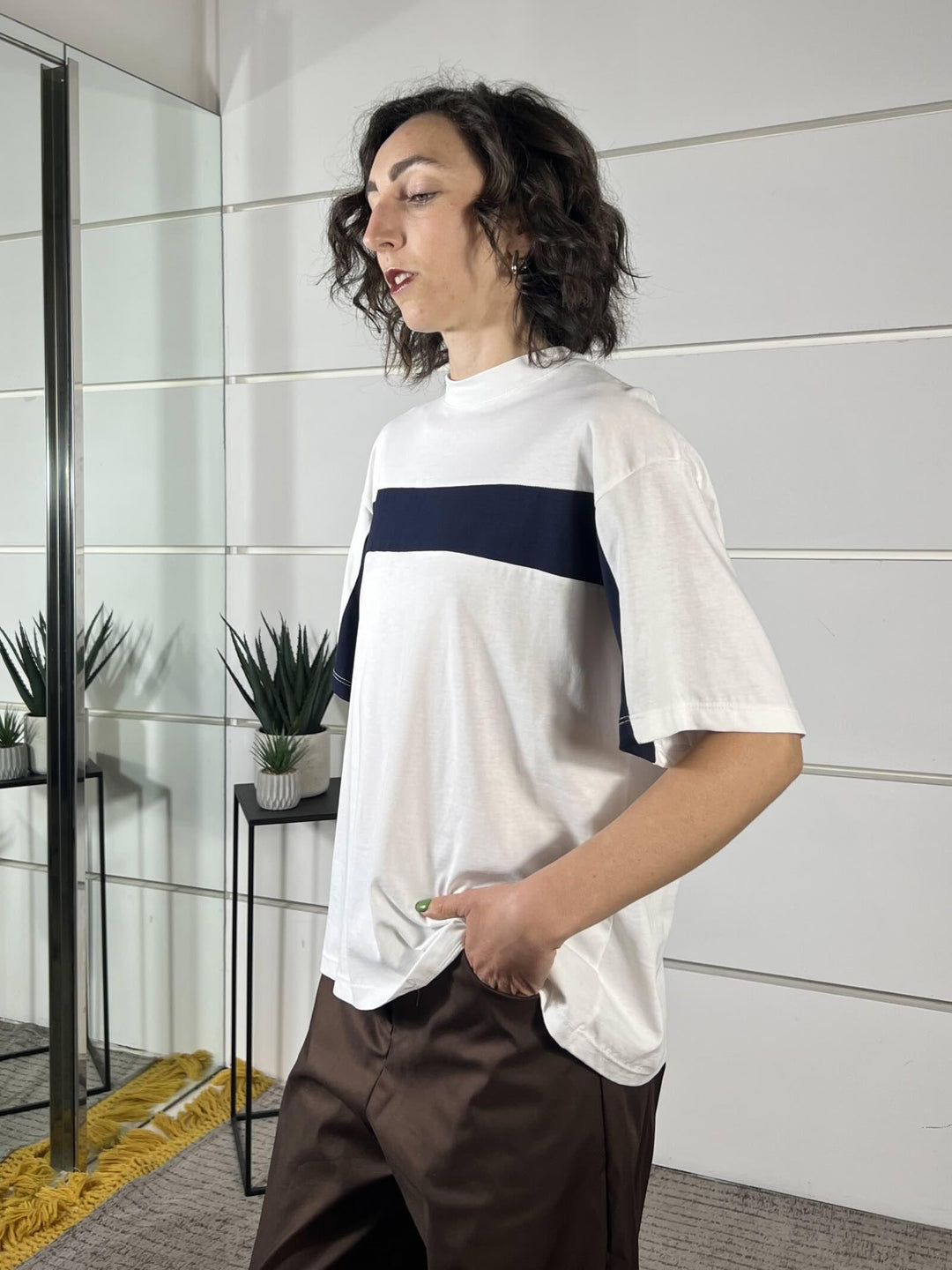 t-shirt panna manica corta over con banda davanti blu PE260120PANNA/BLU TENSIONE IN