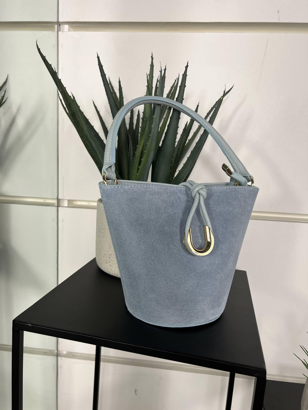 borsa secchiello in camoscio celeste con tracolla in pelle 697CELESTE FEMME CAFE SELECTION