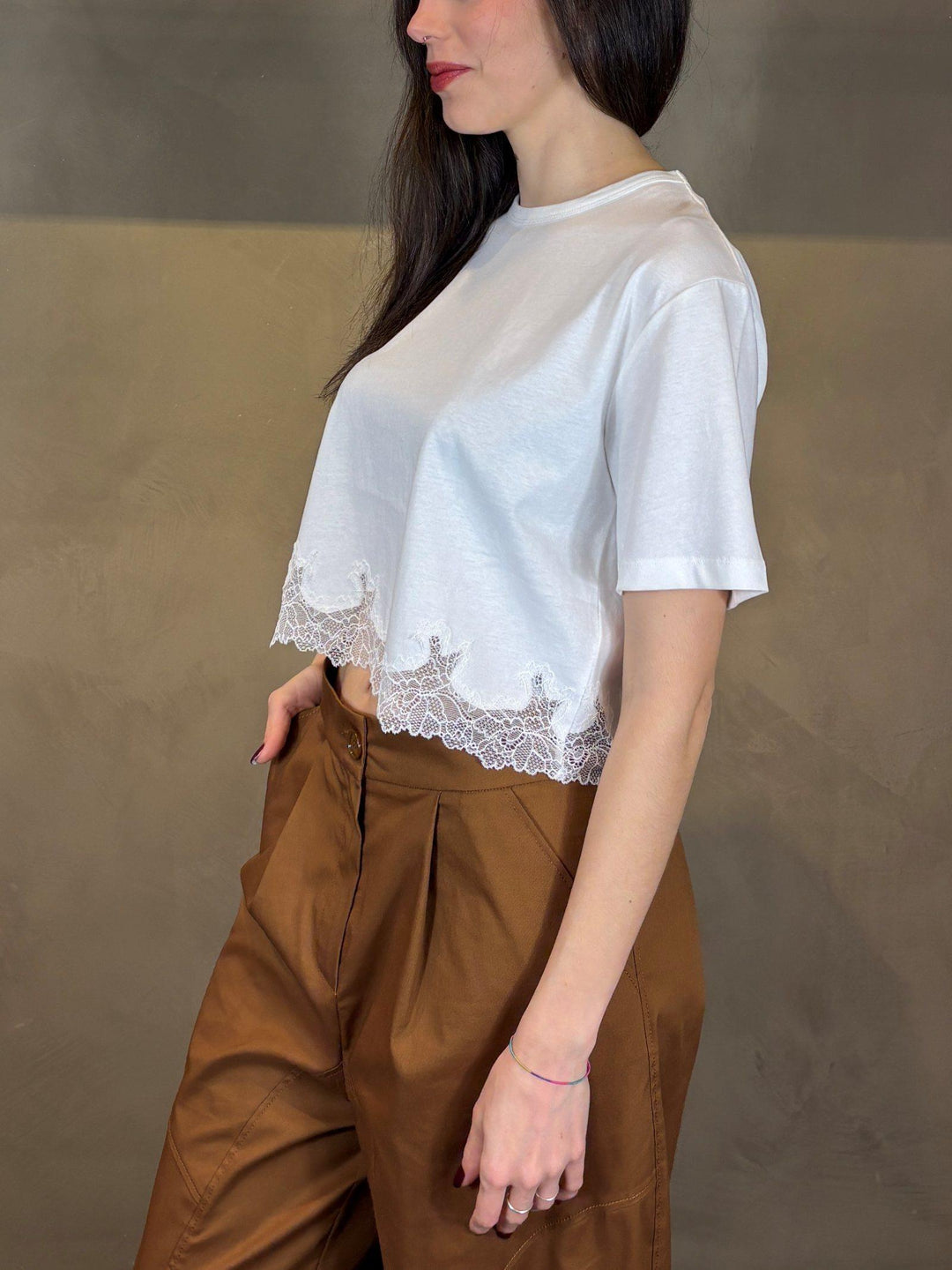 t-shirt bianca con pizzo sul fondo 8M1805J389W103 PATRIZIA PEPE PREVIEW
