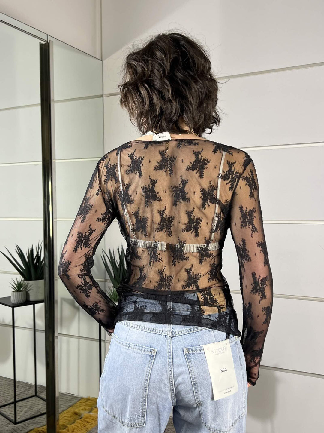 t-shirt in pizzo  nera con manicoto 10997NERO SUSY MIX