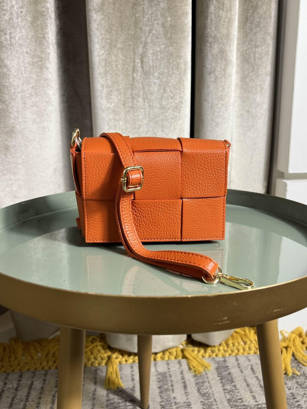 borsa in pelle a intreccio arancio con tracolla in pelle regolabile 249215ARANCIO FEMME CAFE SELECTION