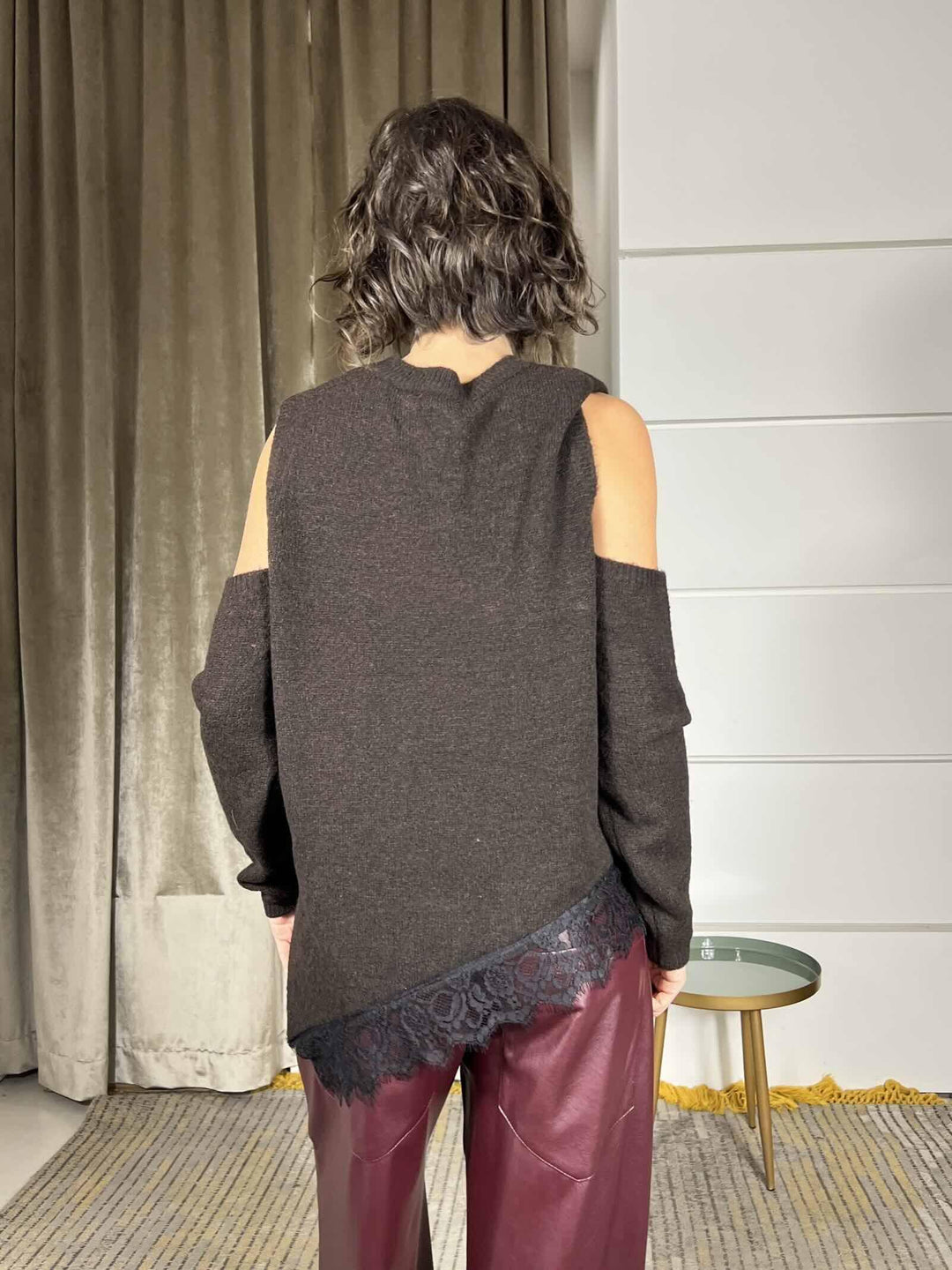 maglione moro con cut out pizzo sotto asimmetrico MFP-P185MORO HAVE ONE