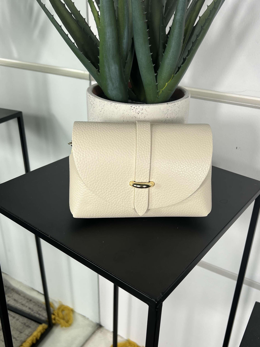 borsa in vera pelle beige con tracolla a catena 5363BEIGE FEMME CAFE SELECTION
