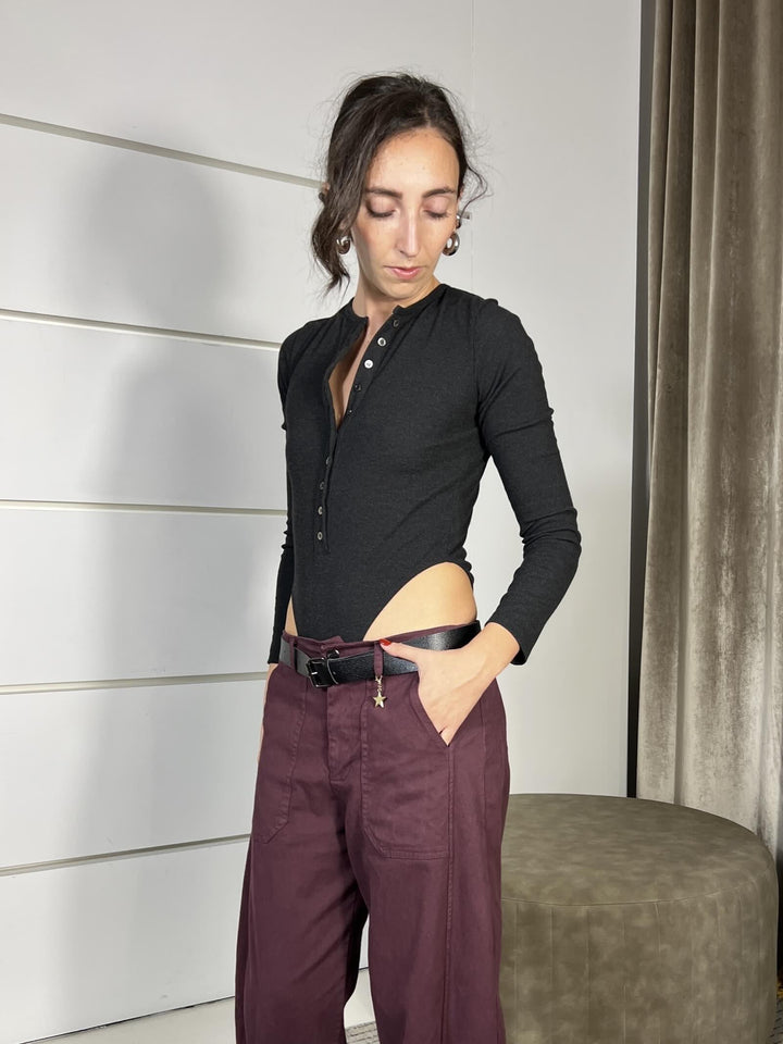 t-shirt a costine a body manica lunga con bottoncini, sgambato grigio scuro UF0093GRIGIO SCURO VICOLO