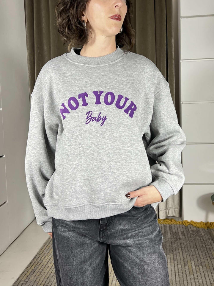 felpa over girocollo felpata grigia  con scritta viola not your baby RF0602GRIGIO/VIOLA VICOLO